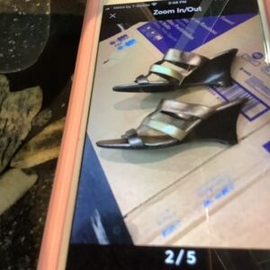 Metallic sandal wedge 5.5